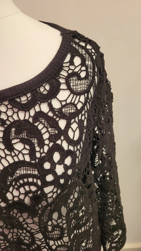 Zara Trafaluc Black Lace Top Size Medium Pre-Owned