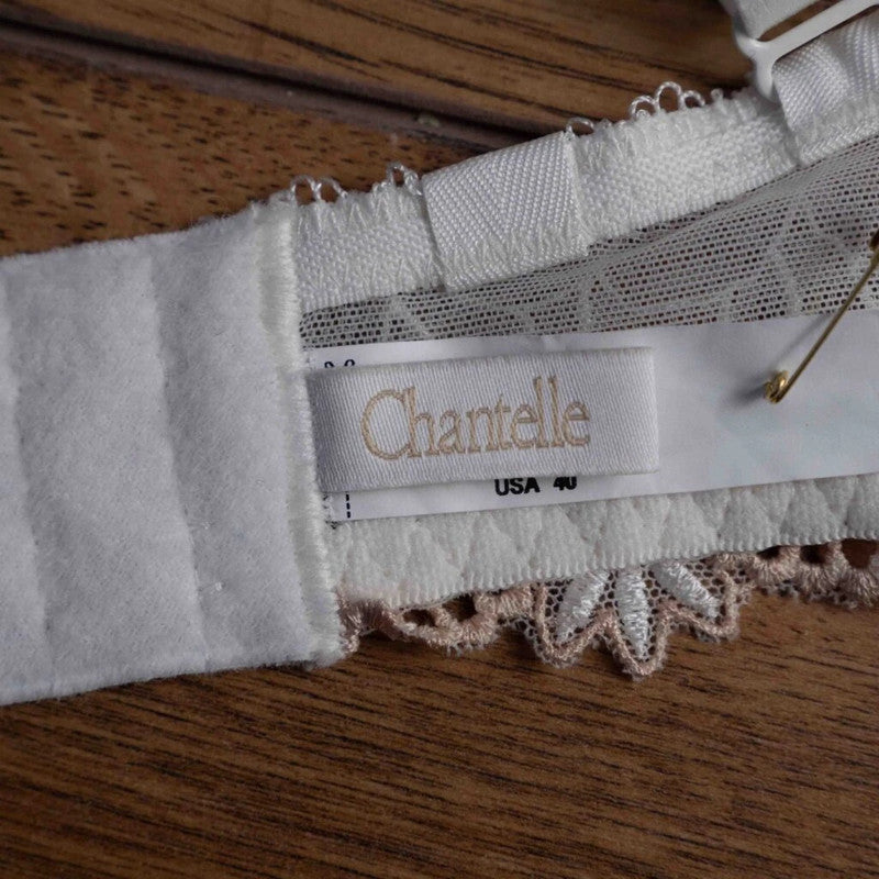 Chantelle Cream bra Size 40B NWT