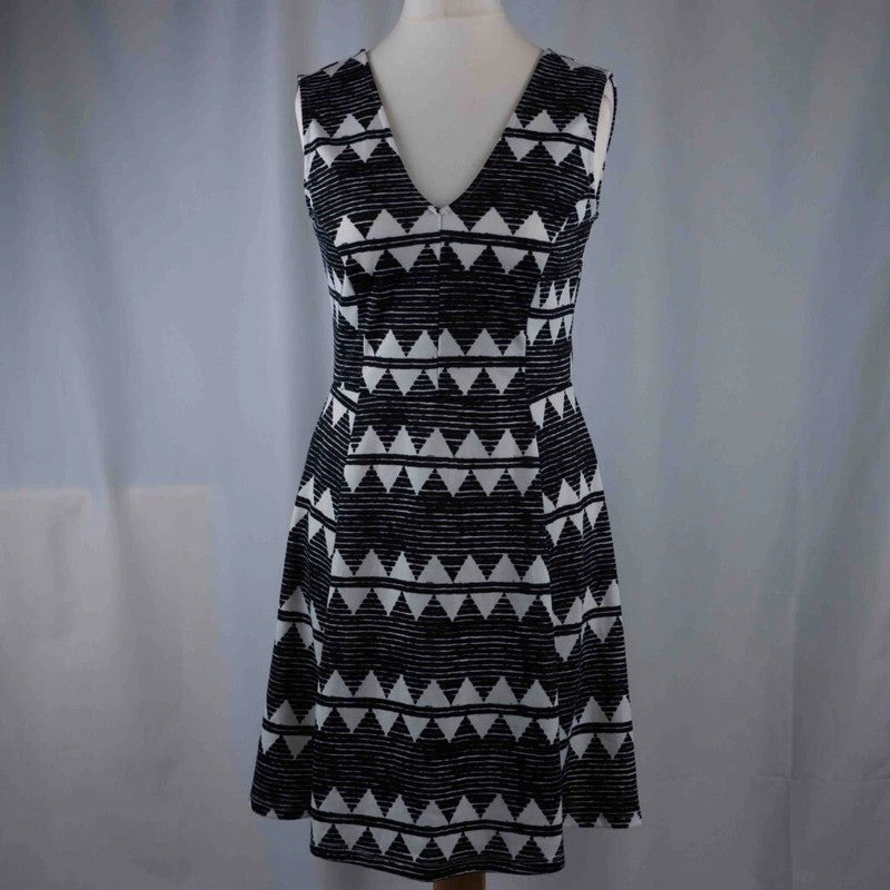 H&amp;M Sleeveless Black &amp; White Fit and Flare Dress Size EUR M