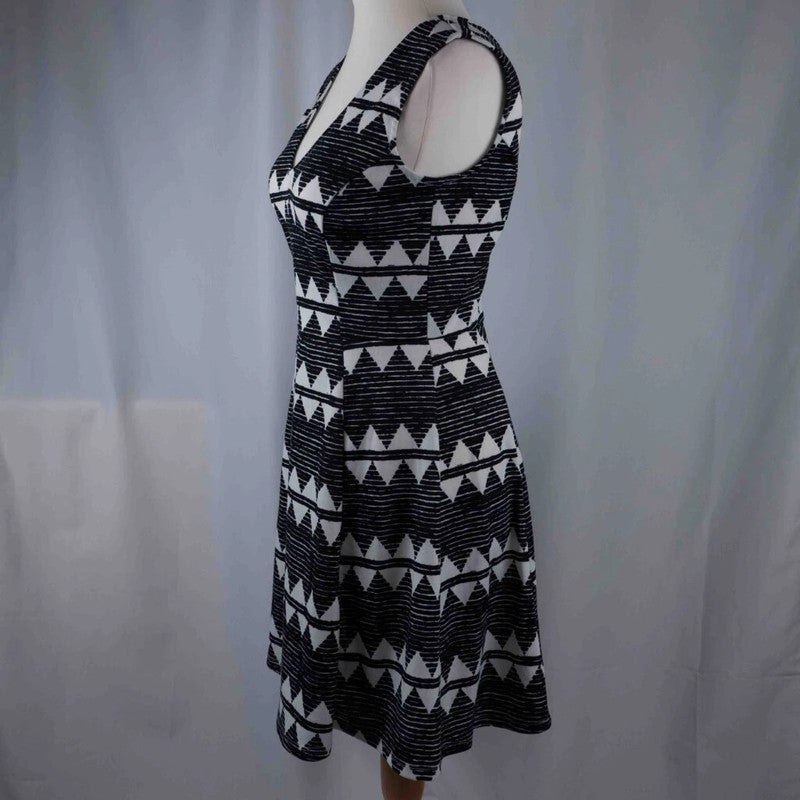 H&amp;M Sleeveless Black &amp; White Fit and Flare Dress Size EUR M