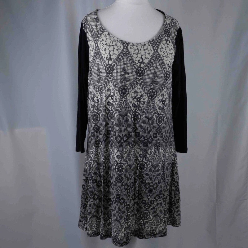 Marks &amp; Spencer Black &amp; White Print Dress Size 18