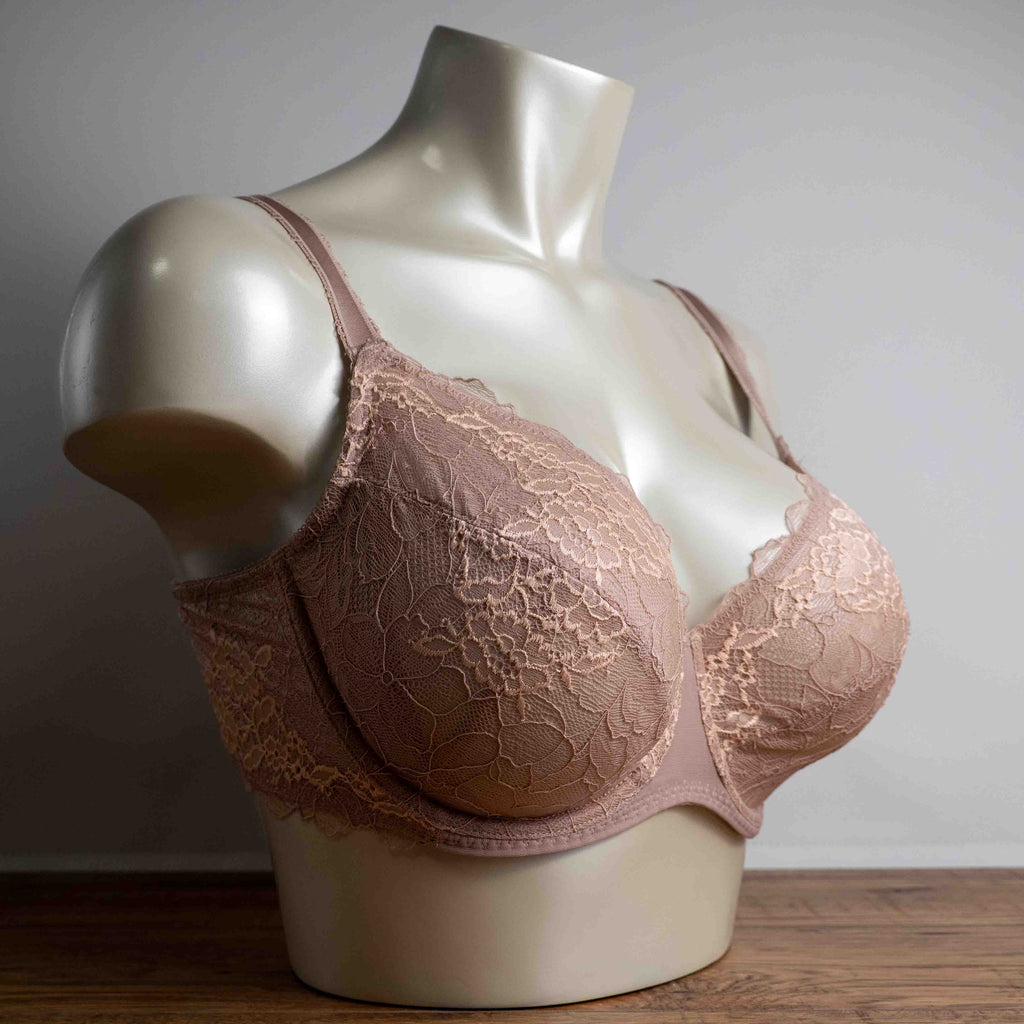 Wacoal dusty pink underwired bra with delicate lace detailing and adjustable straps.