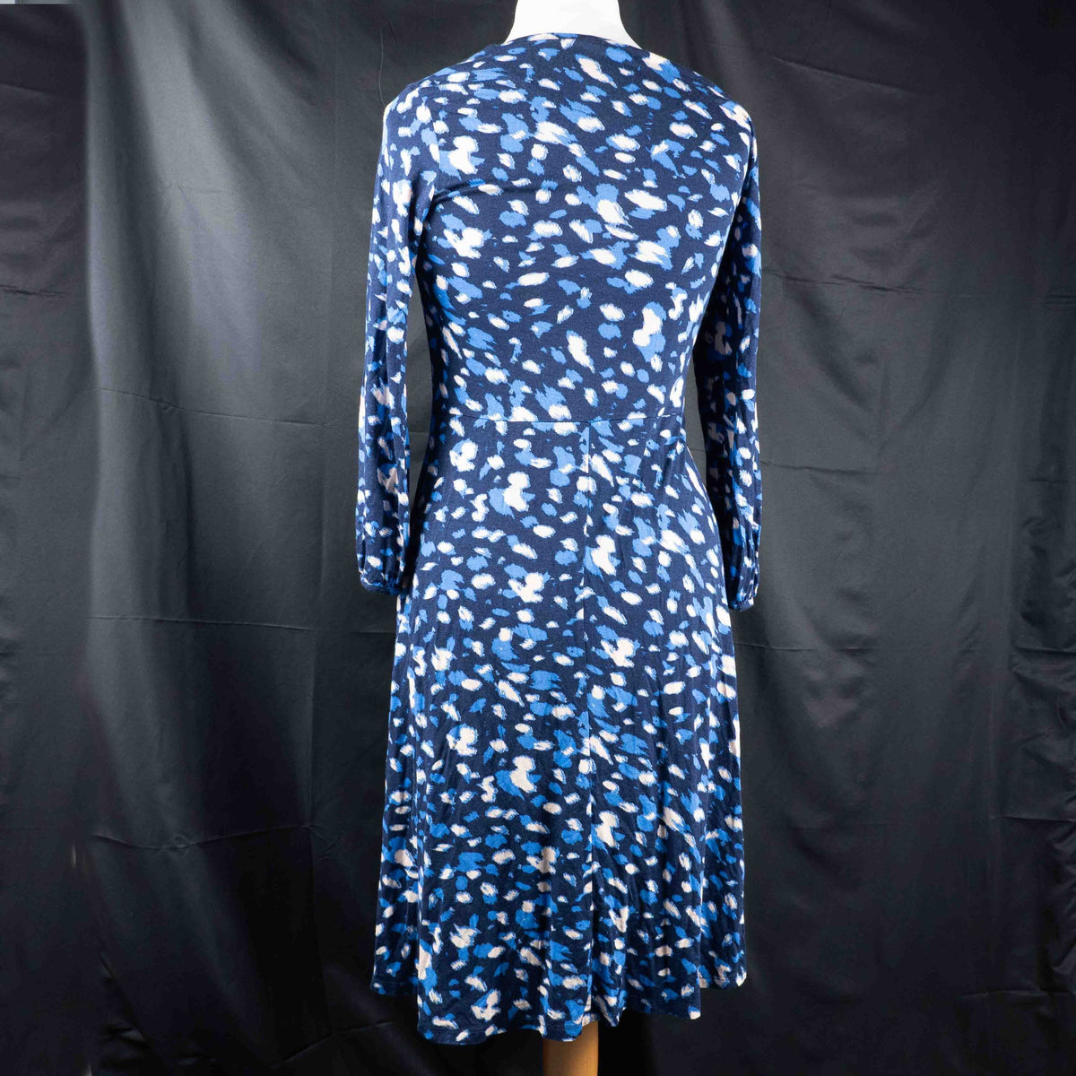 Roman midi dress blue and white abstract pattern long sleeves fitted waist stretchy material.
