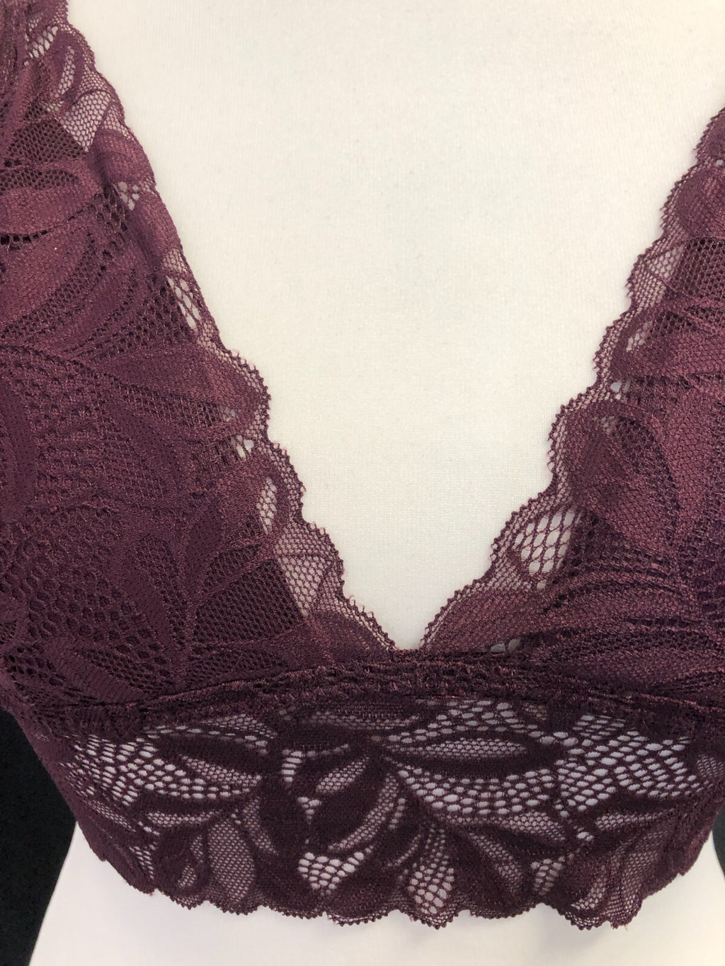 Primark purple bra lightly padded with all-over lace detail and non-wired design.
