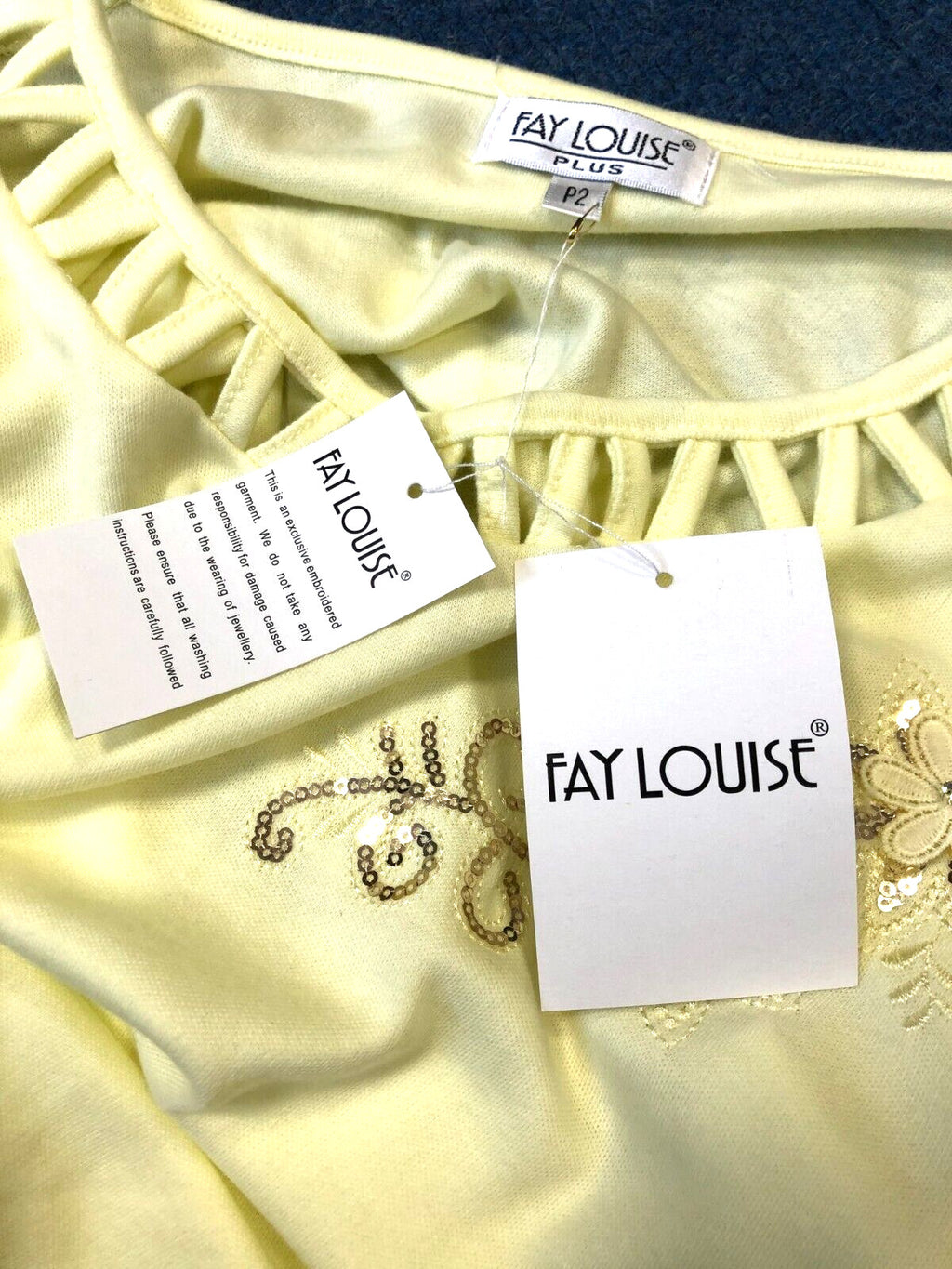 Fay Louise yellow casual t-shirt with embroidered flowers and sequin details, round neck.