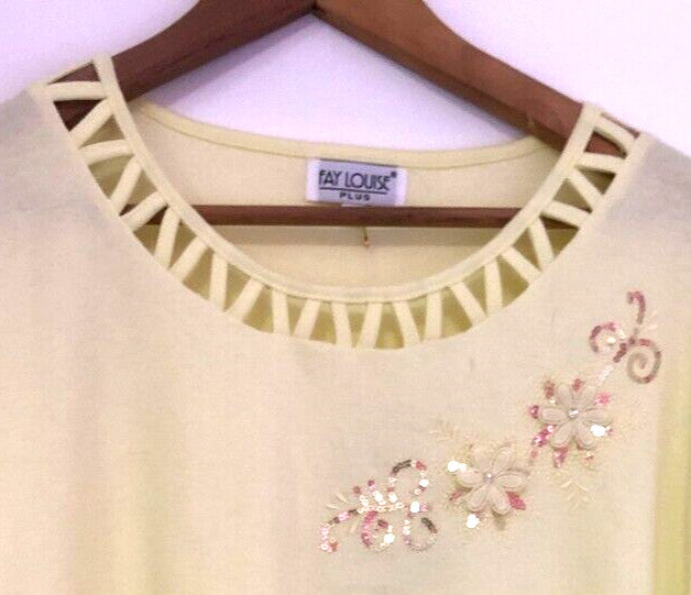 Fay Louise yellow casual t-shirt with embroidered flowers and sequin details, round neck.