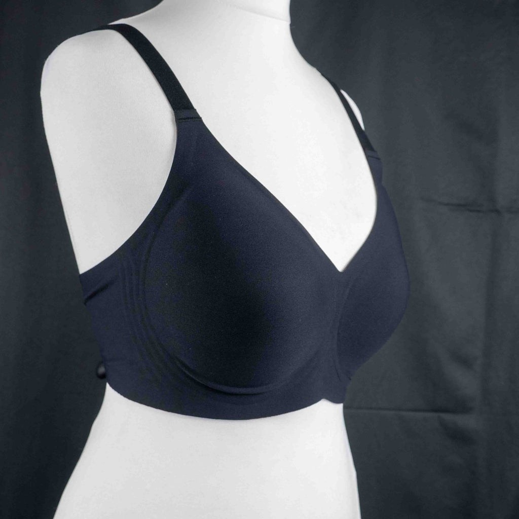 Celeste D'Or black padded curve bra with adjustable straps and removable pads.