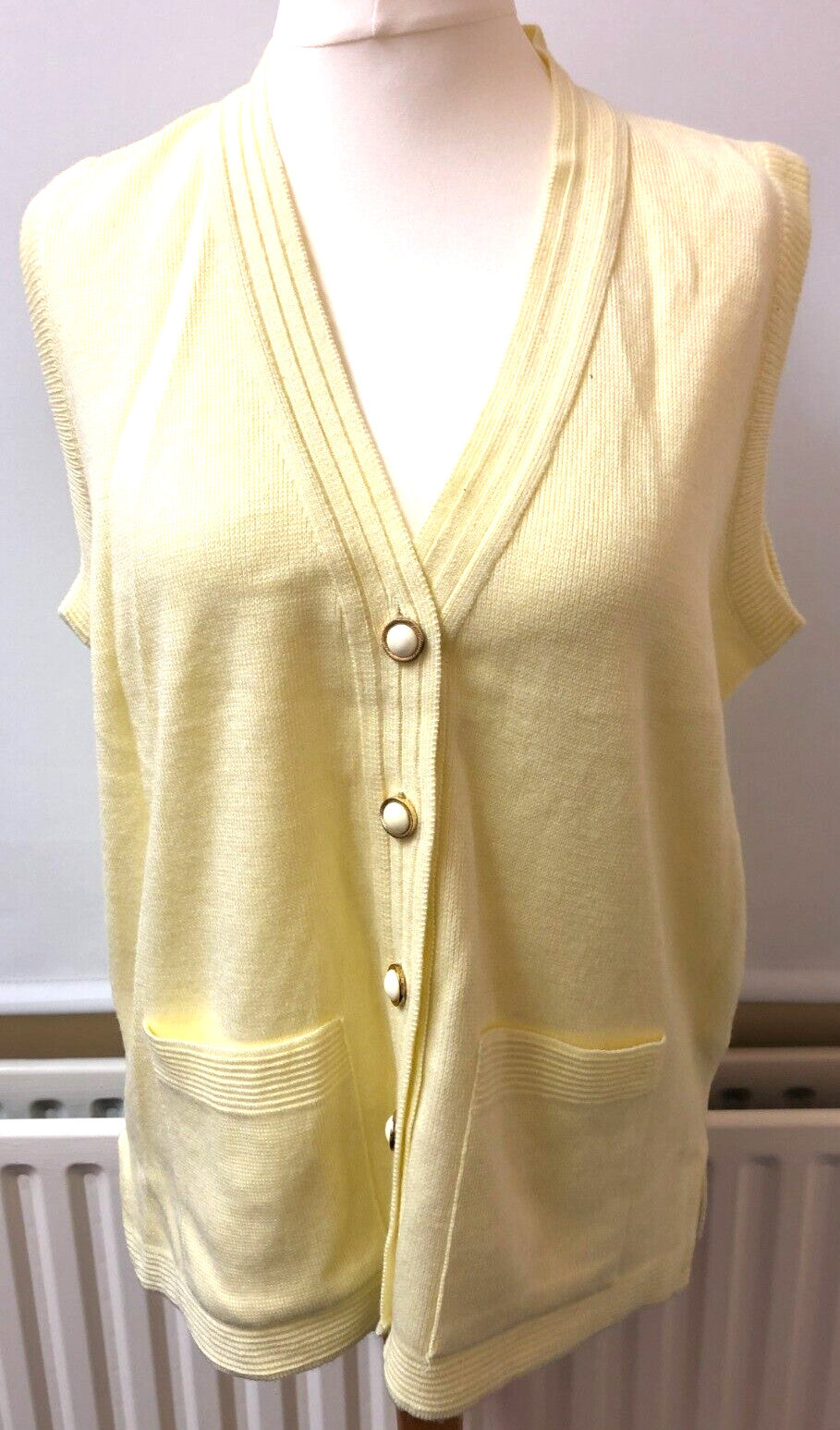 Beaumonde Sleeveless Cardigan 14/16 Yellow Button Through New with Tags