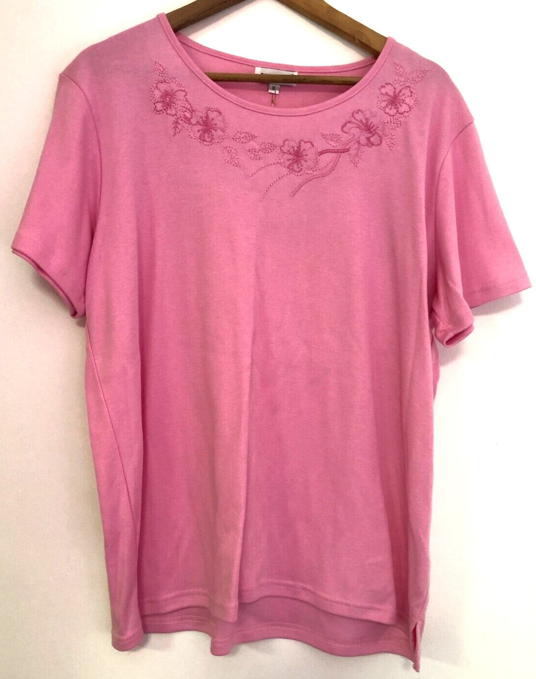 Fay Louise pink casual t-shirt with flower embroidery on neckline, new with tags.