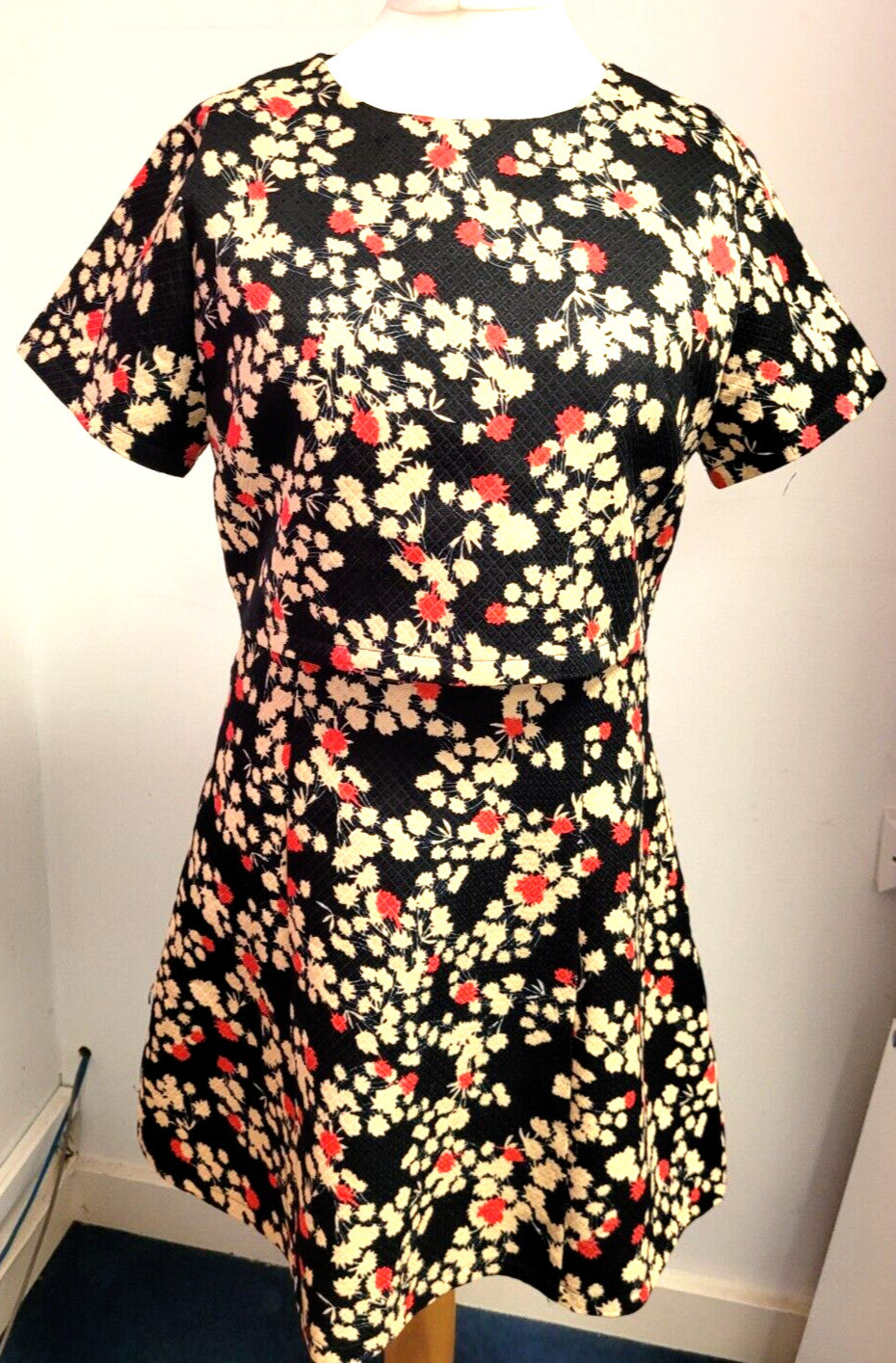 Max C London Dress UK14  Black/White/Red Floral Print Fit &amp; Flare Short Sleeve