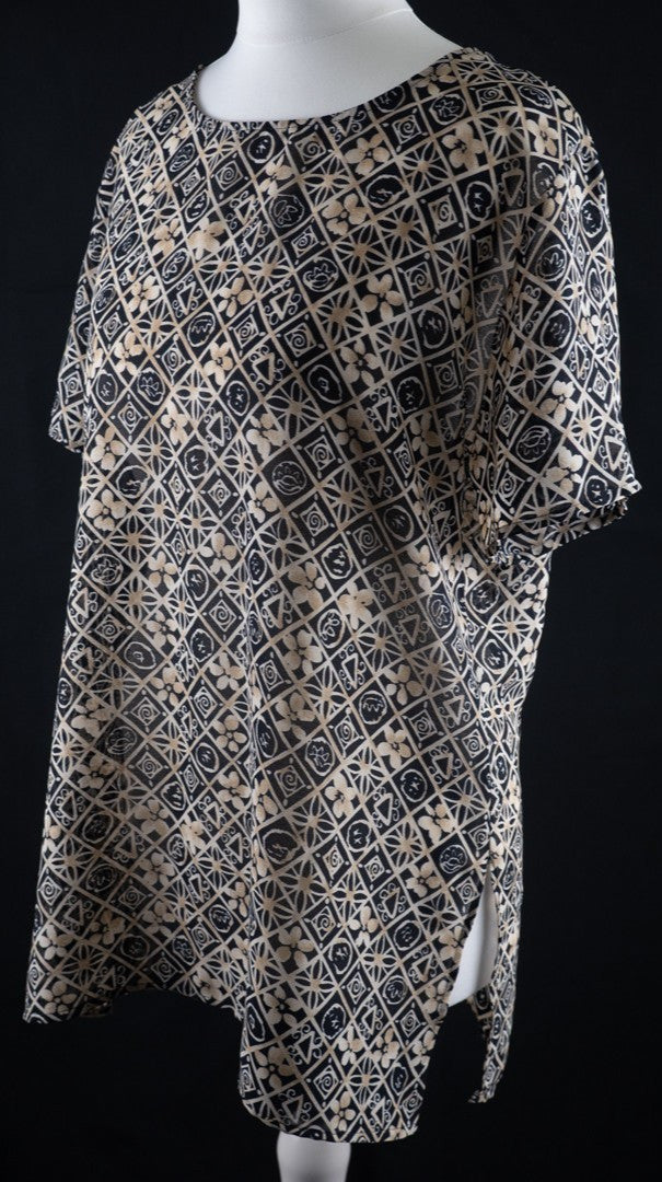 St Michael From M&amp;S Black And White Floral Semi Sheer Top Size 12 Pre-Owned