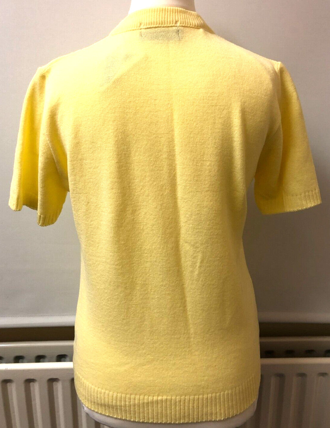 Womens Top M/L Yellow Short Sleeve Jumper Round Neck by  Pyari BNWT