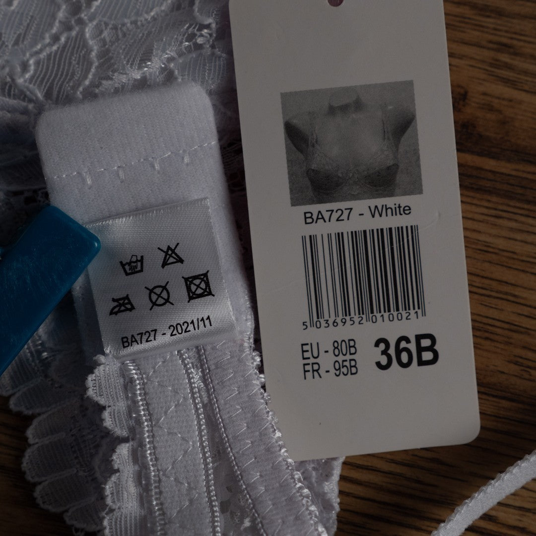 Bra 36B White Underwired Lightly Padded BA727 by Daniel Axel New with Tags
