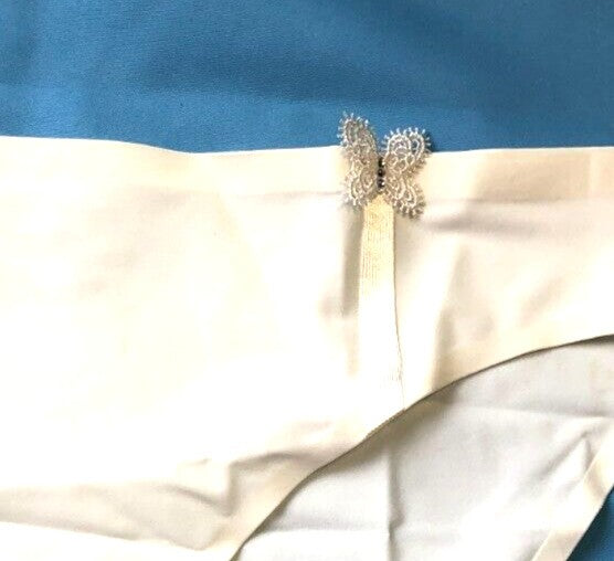 Simone Pérèle white briefs mid-rise with butterfly detail on side waistband.