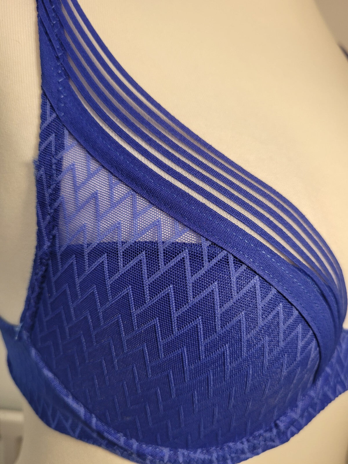 Passionata Bra 32B Blue Plunge Underwired Manhattan P48D90 New with Tags