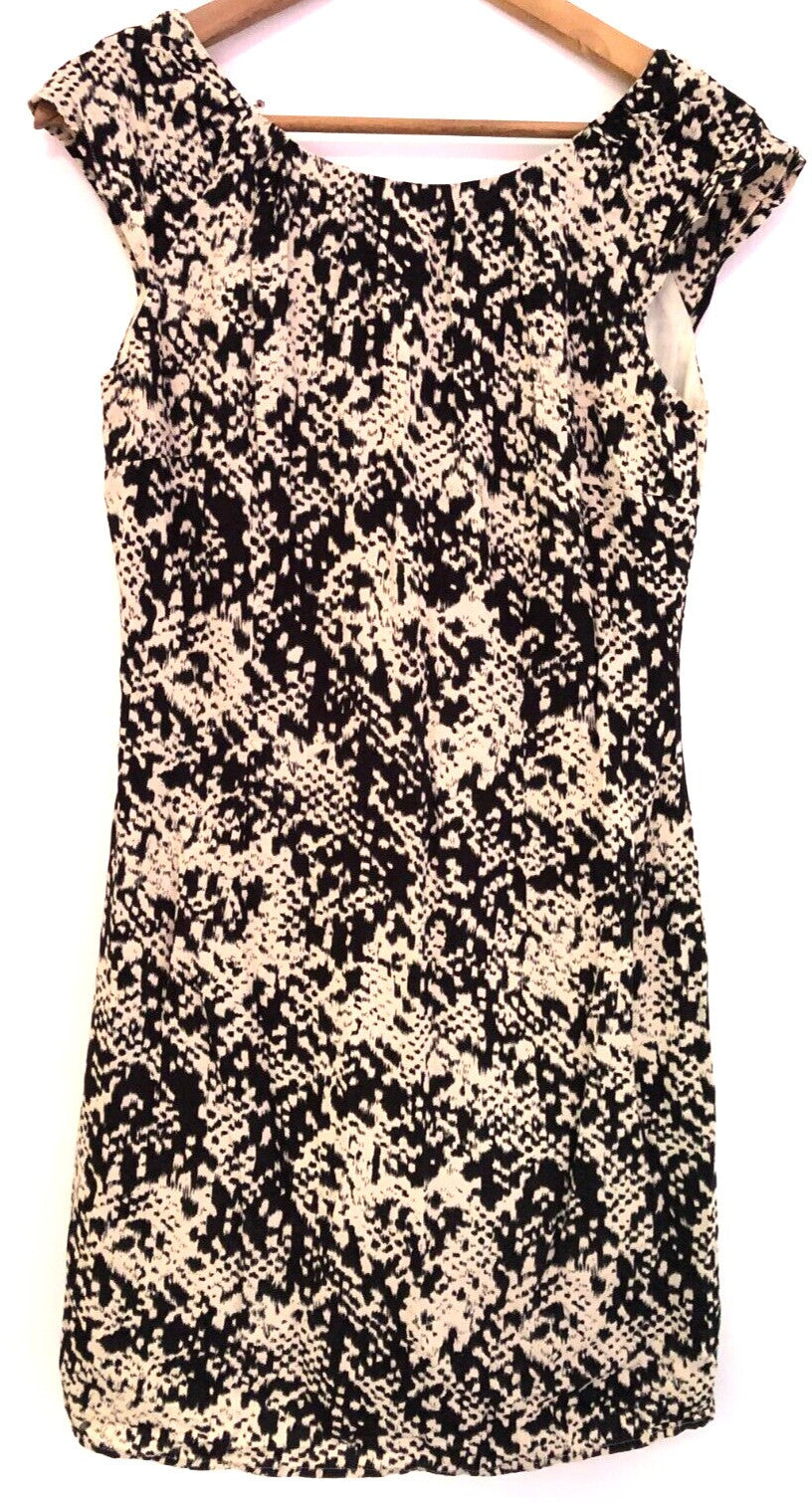 Warehouse black and white patterned shift dress, sleeveless, round neck, back zip.