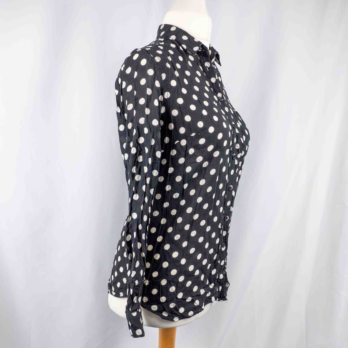 New Look button-up shirt black and white polka dot pattern with chest pocket.
