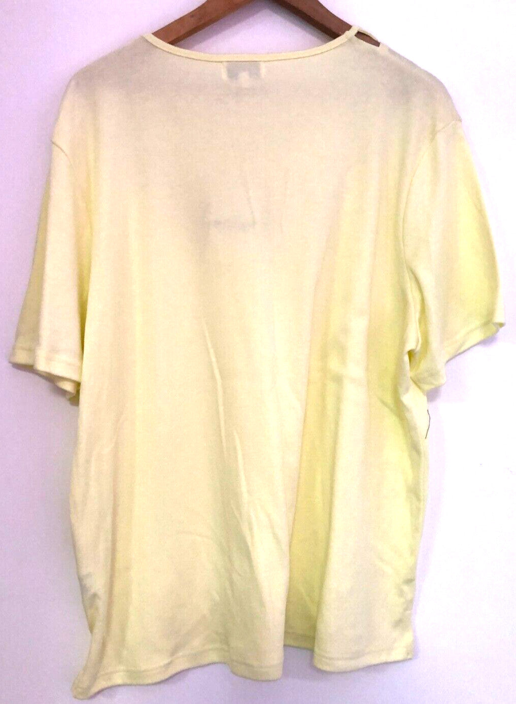 Fay Louise yellow casual t-shirt with embroidered flowers and sequin details, round neck.