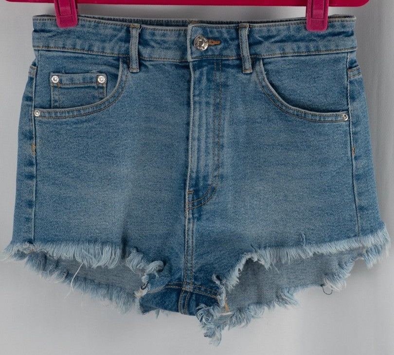 Zara blue frayed denim shorts with four pockets and belt loops, size 10.
