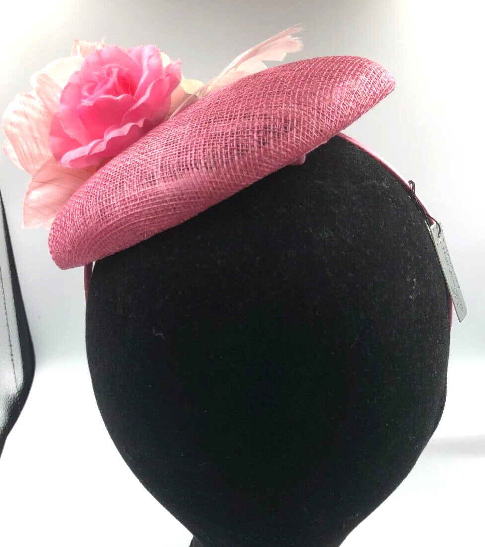 Fascinator Pink and White Flowers and Feather Detailing on Band BNWT