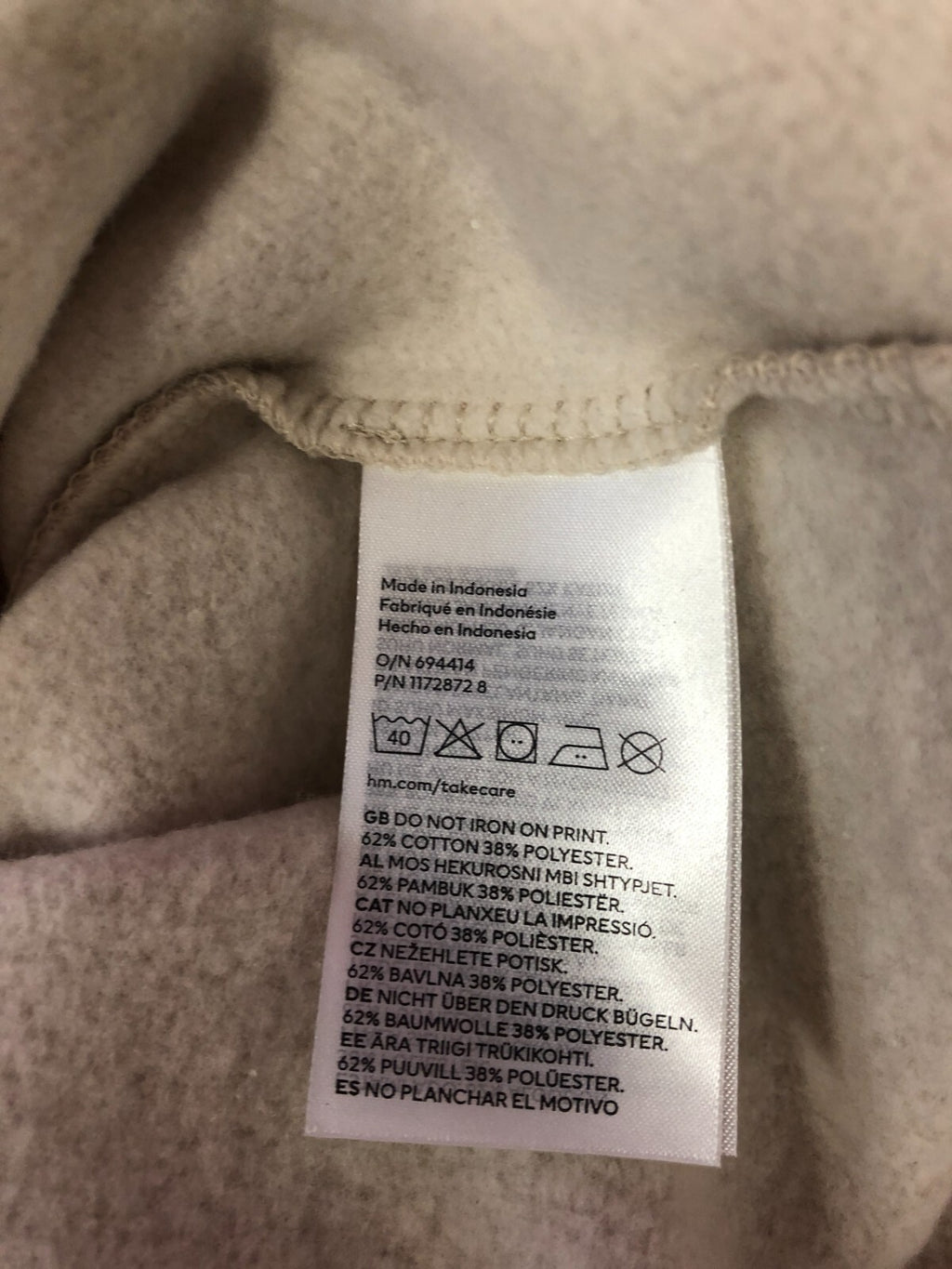 H&amp;M Divided Sweatshirt XS Cream Digital Love Motif New with Tags