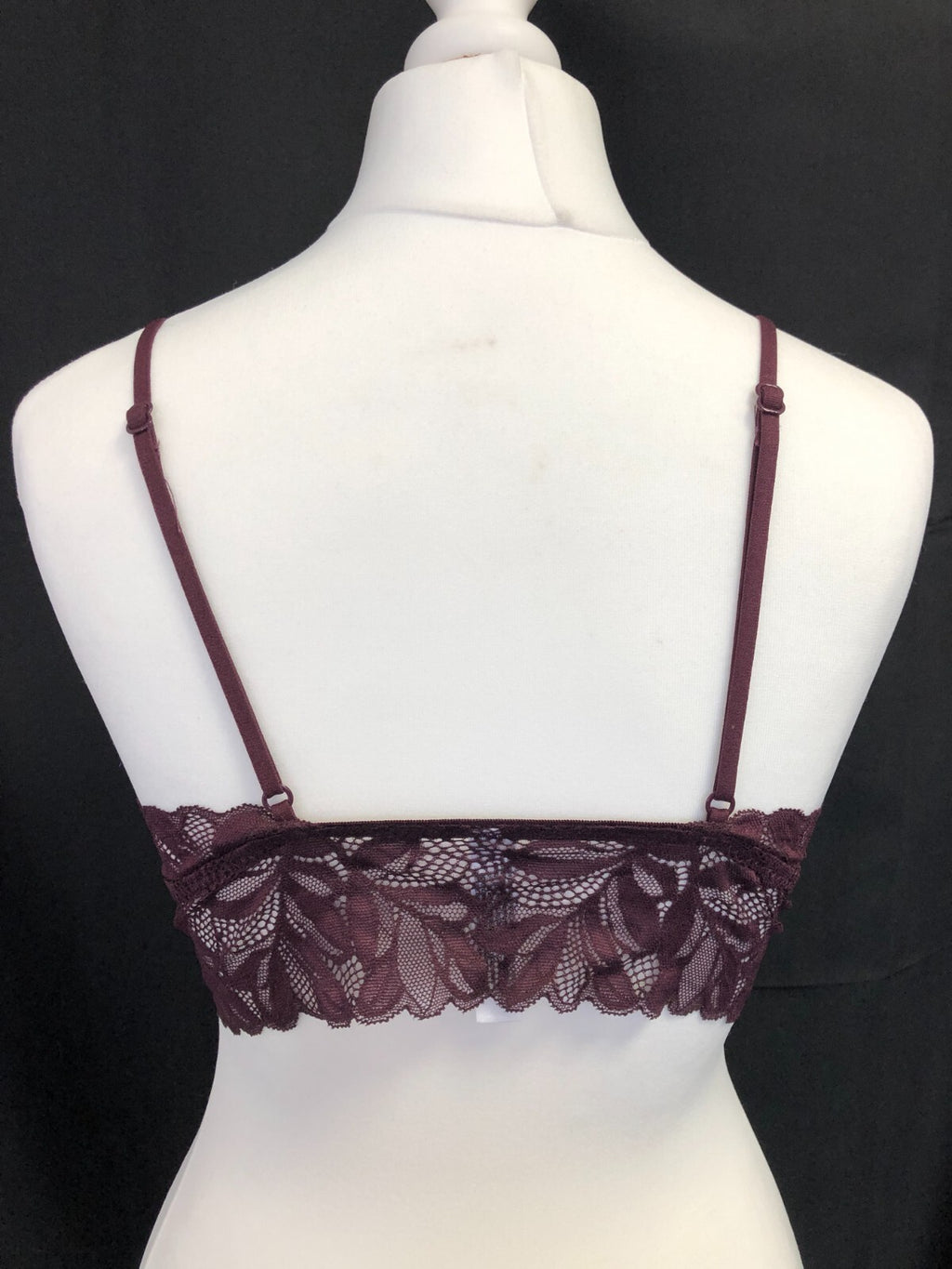 Primark purple bra lightly padded with all-over lace detail and non-wired design.