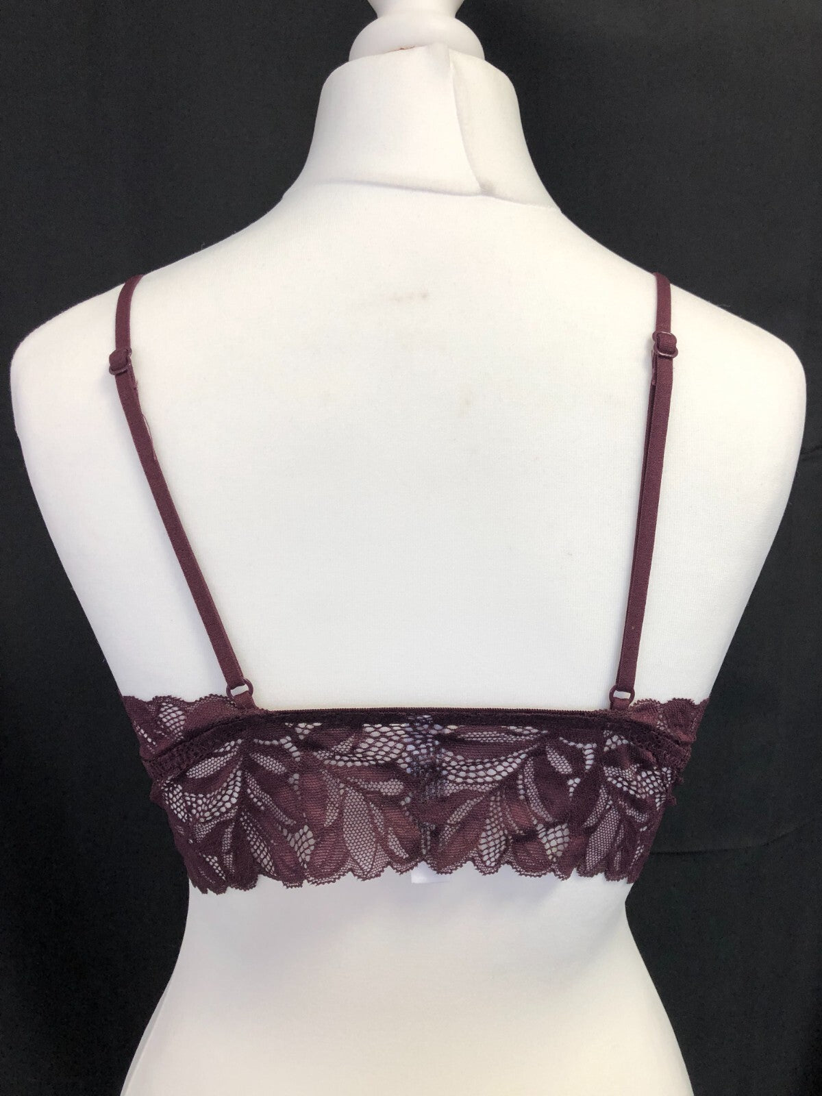 Primark purple bra lightly padded with all-over lace detail and non-wired design.