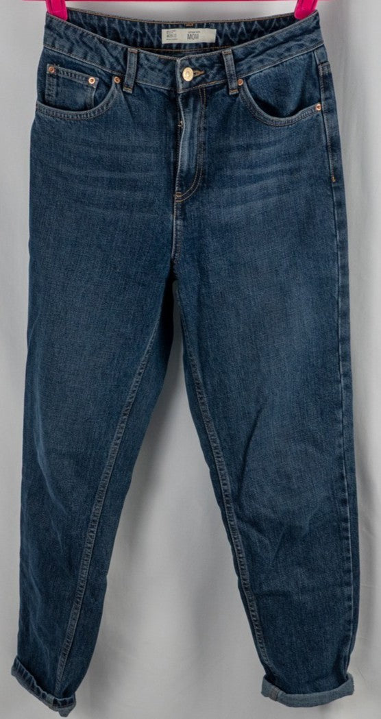 Topshop blue mom jeans with four pockets and belt loops, 100% cotton.