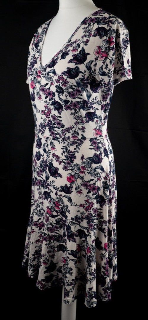 Next White Floral Knee Length Size 10 Dress Pre-Owned