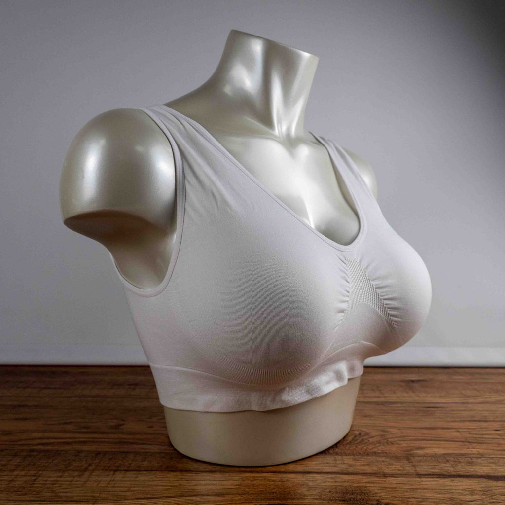 Belvia White Seamless XL Bra New With Packaging