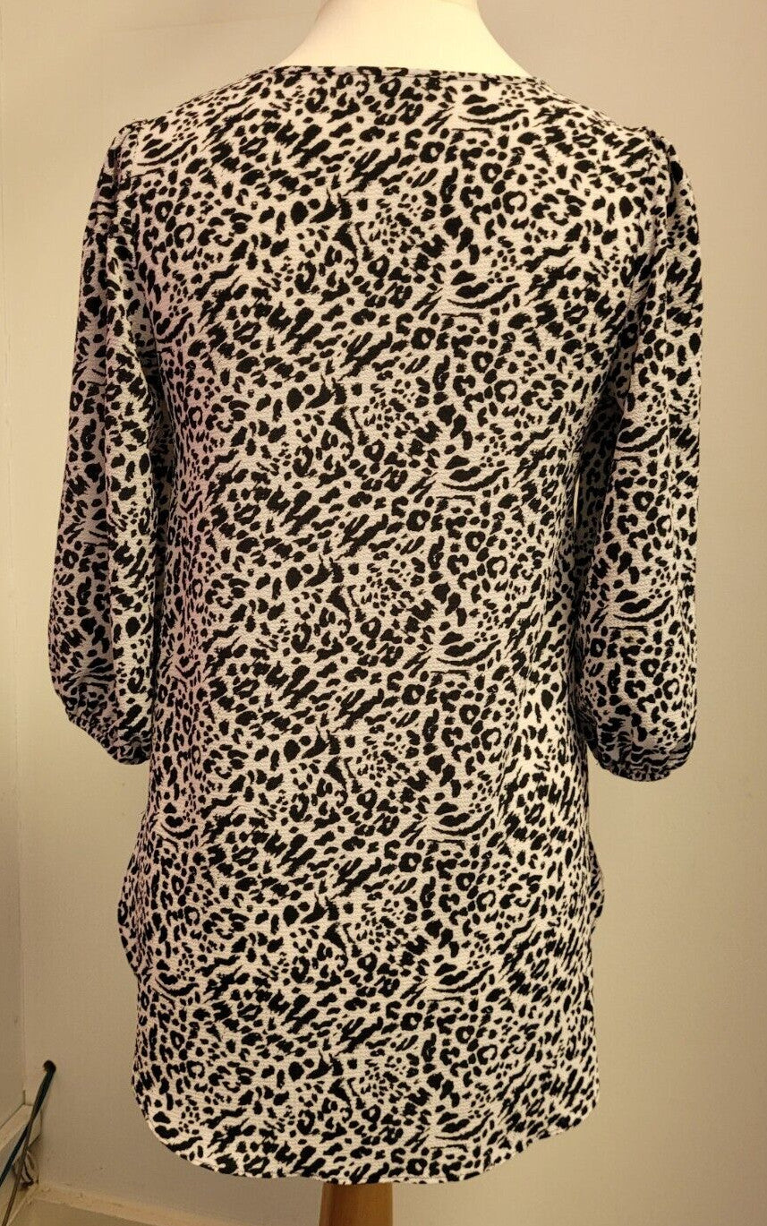 Papaya Top UK8 Black &amp; White Animal Print Round Neck Pre-Owned