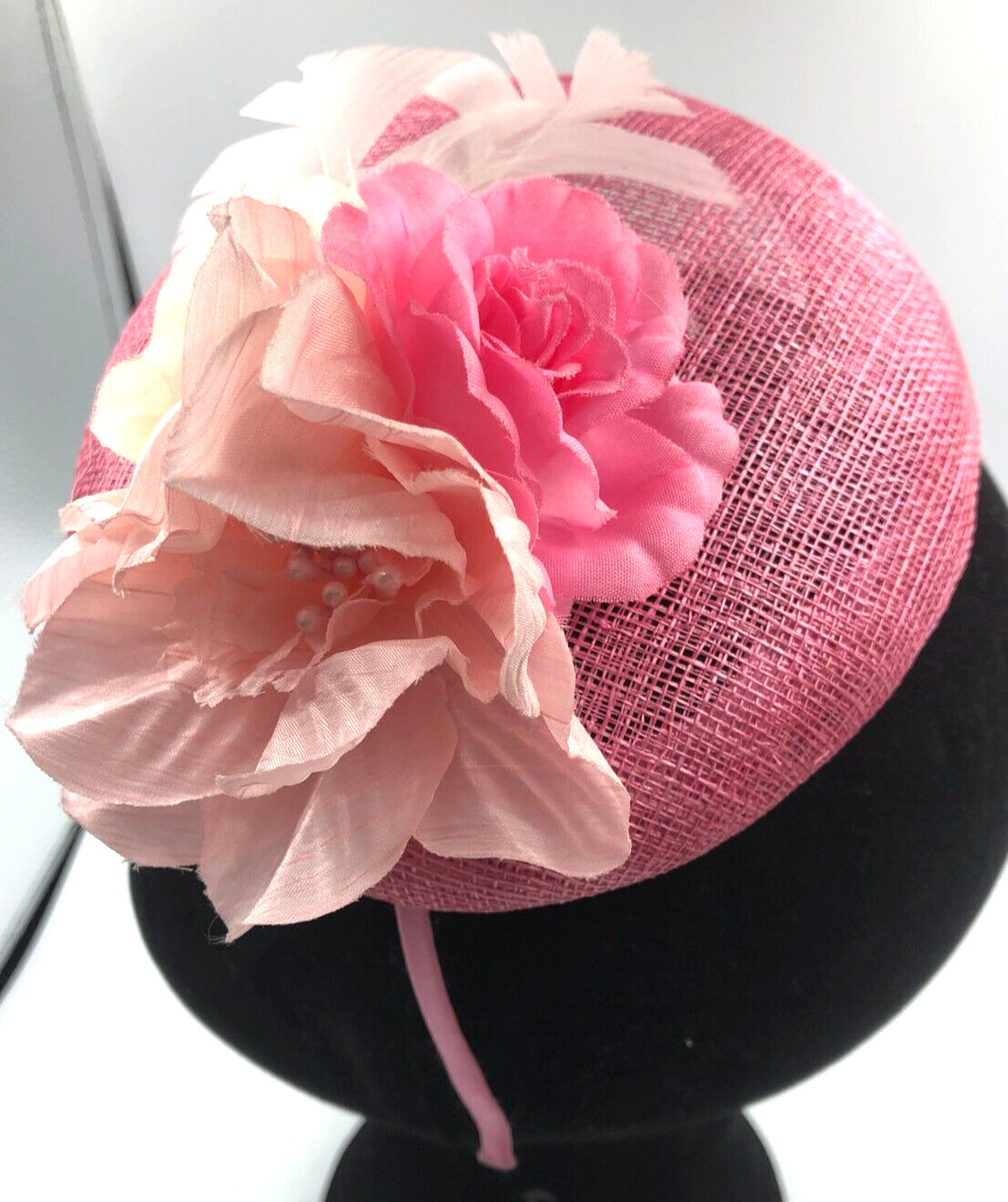 Fascinator Pink and White Flowers and Feather Detailing on Band BNWT
