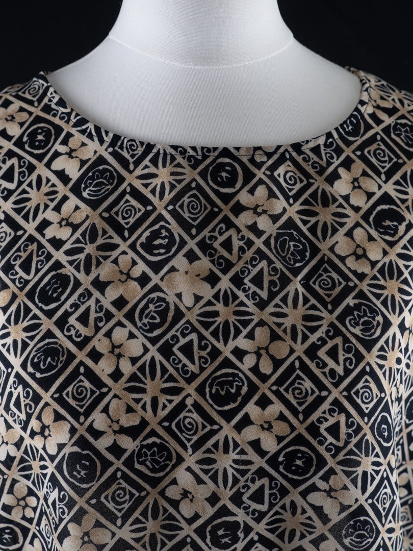 St Michael From M&amp;S Black And White Floral Semi Sheer Top Size 12 Pre-Owned