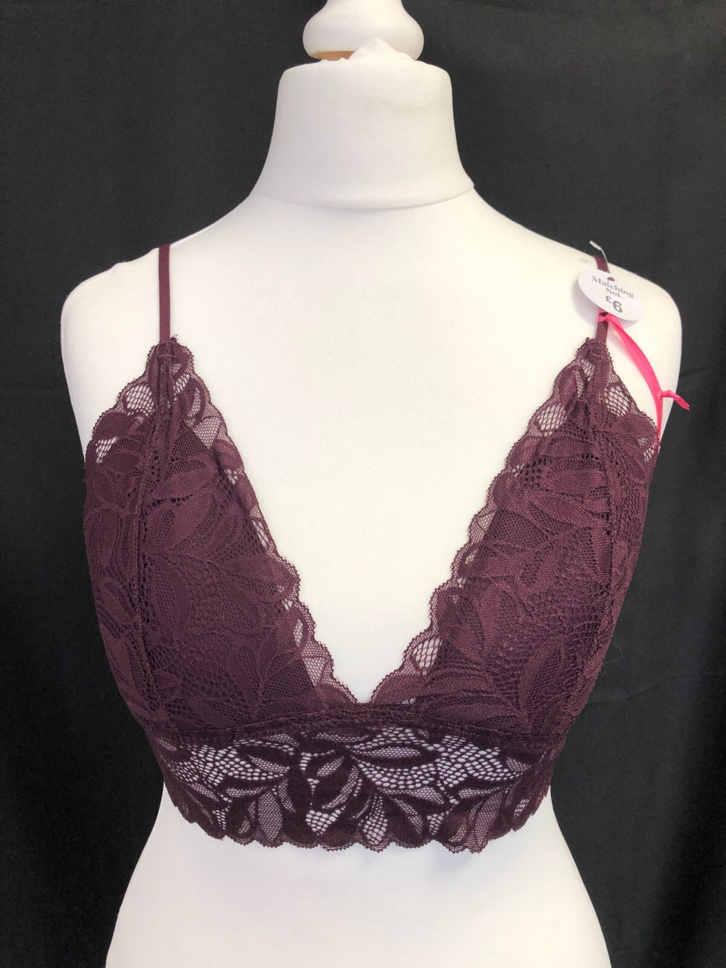 Primark purple bra lightly padded with all-over lace detail and non-wired design.