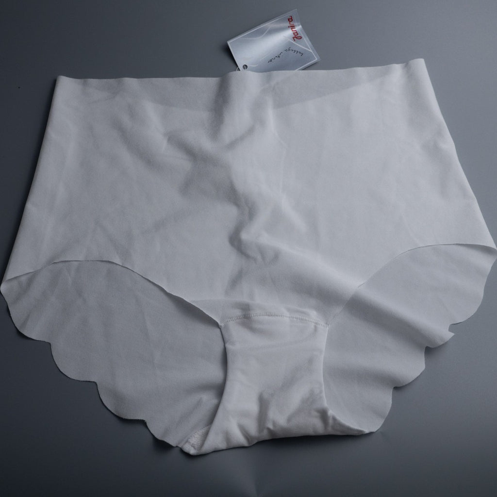 Janira white full briefs with scalloped edging, made from polyamide blend, BNWT.