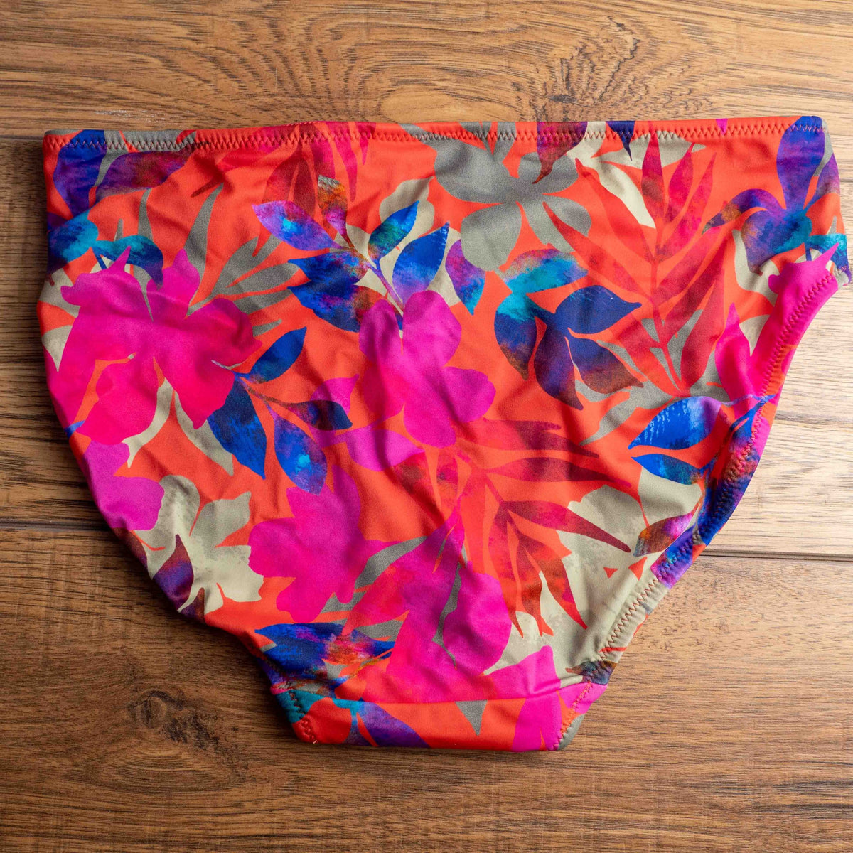 Fantasie pink bikini bottoms vibrant floral pattern, brand new with tags, size small.
