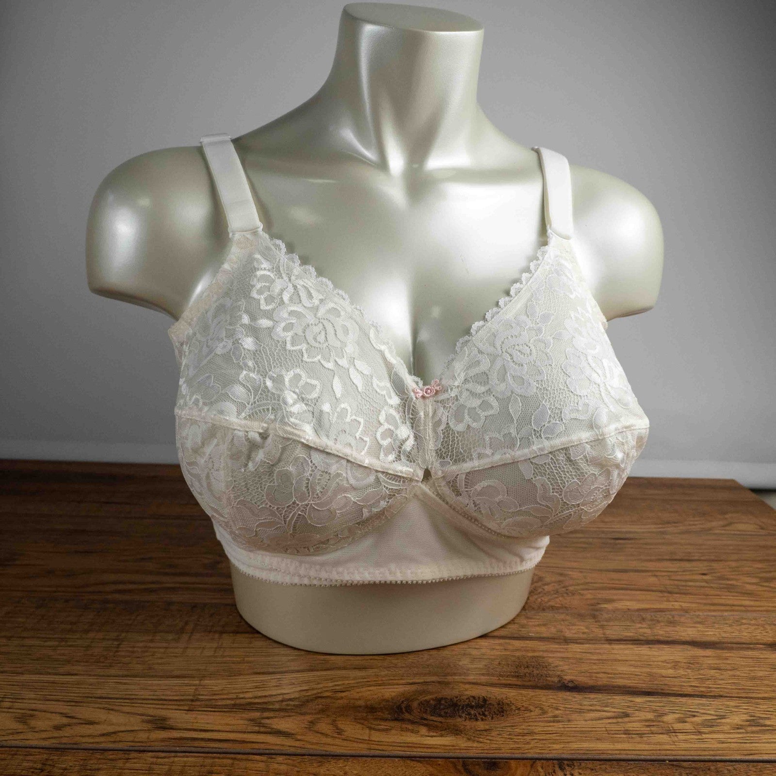 Berlei Solutions White Floral Non Padded Side Wired 42C Bra New In Box
