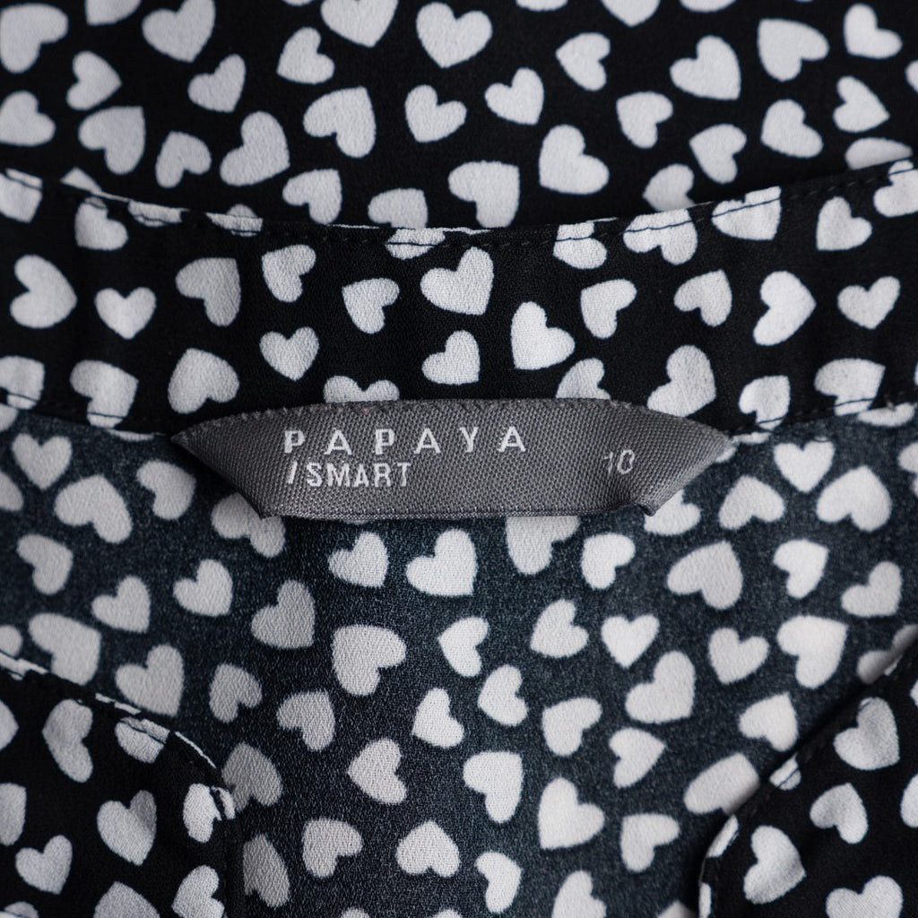 Papaya Black Heart Pattern Size 10 Top Pre-Owned