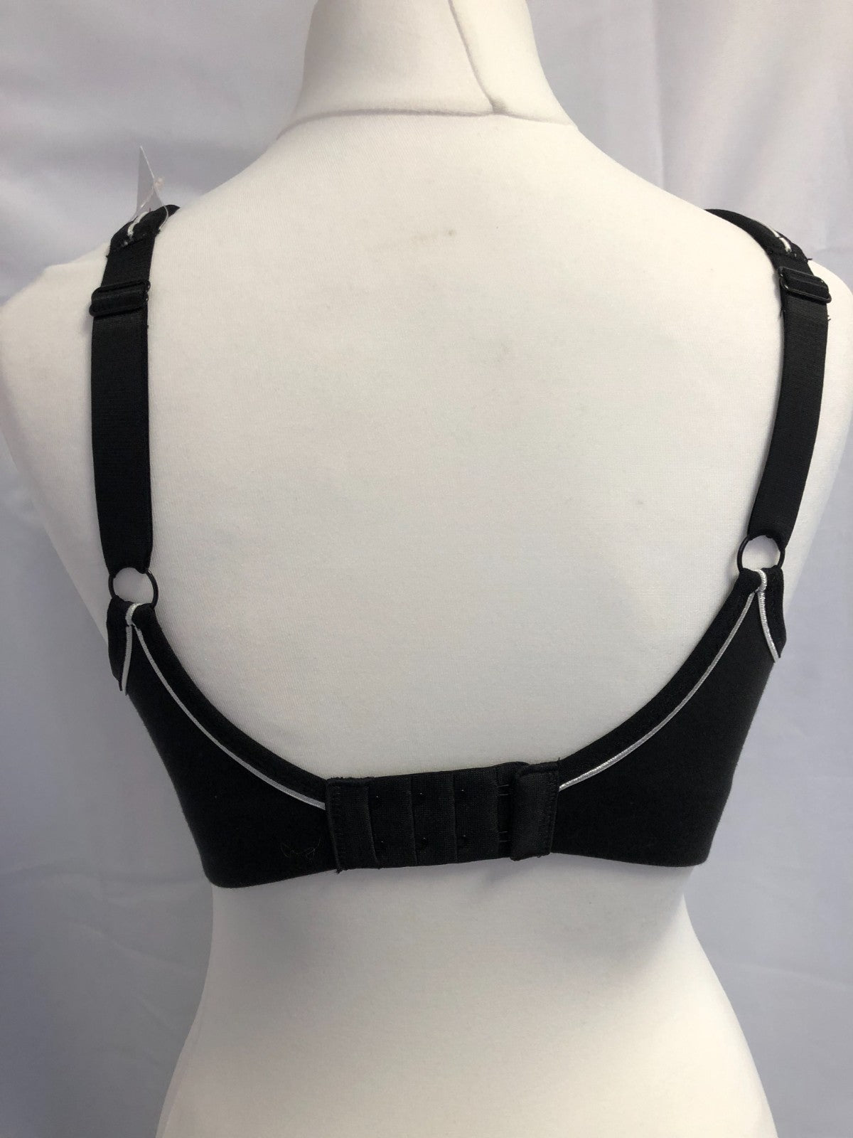 Bra Royce Sports Bra 32D  Non Padded BNWT