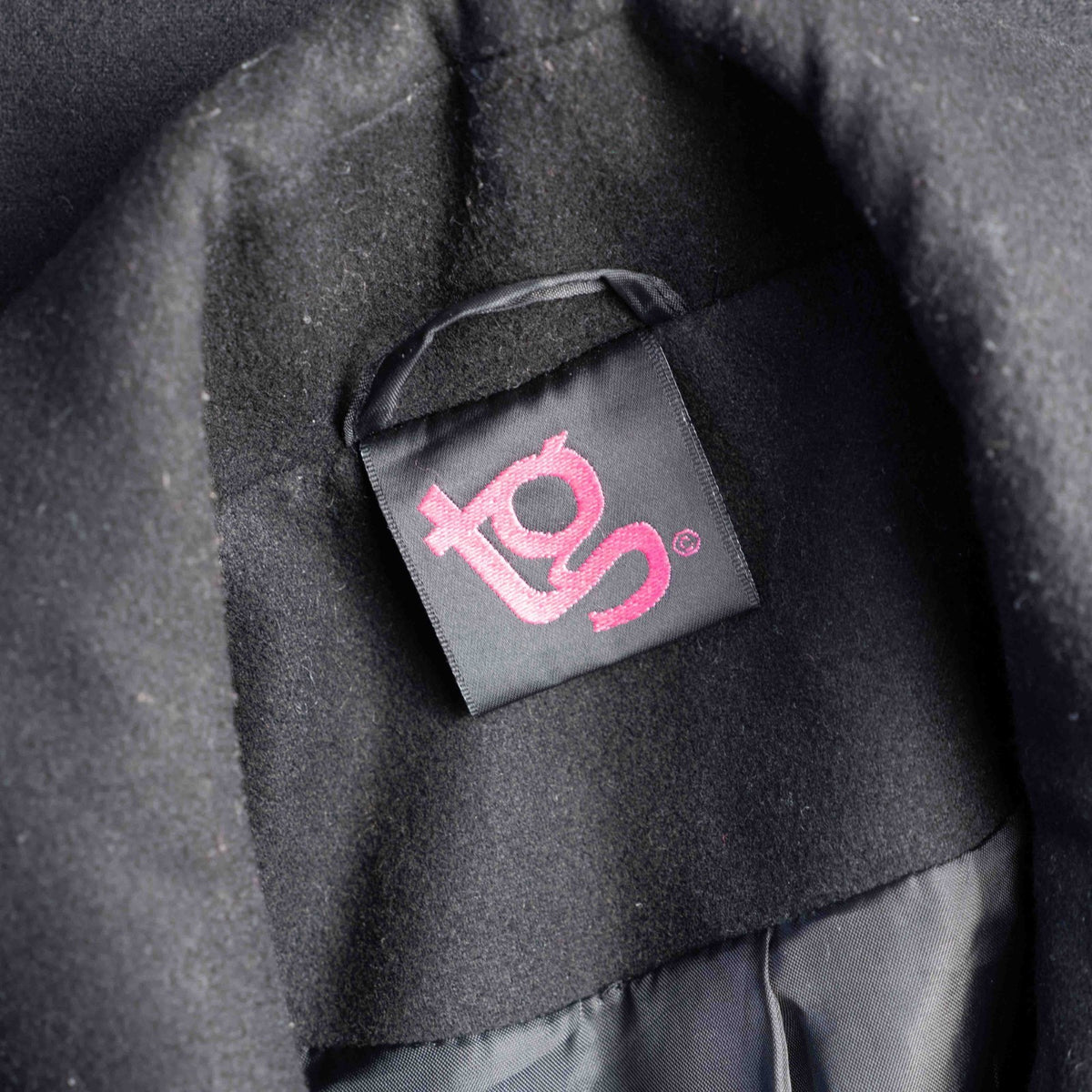 TG Black Long Sleeve 12 Coat Pre-Owned