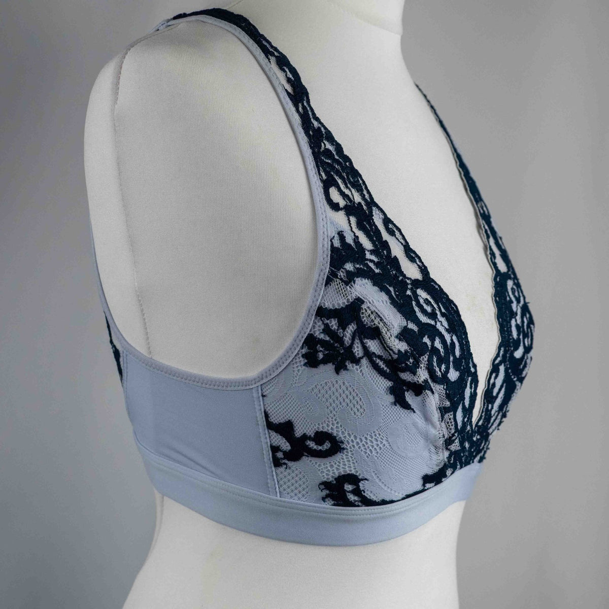 Wacoal Bralette Size S White and Black Floral | NWT