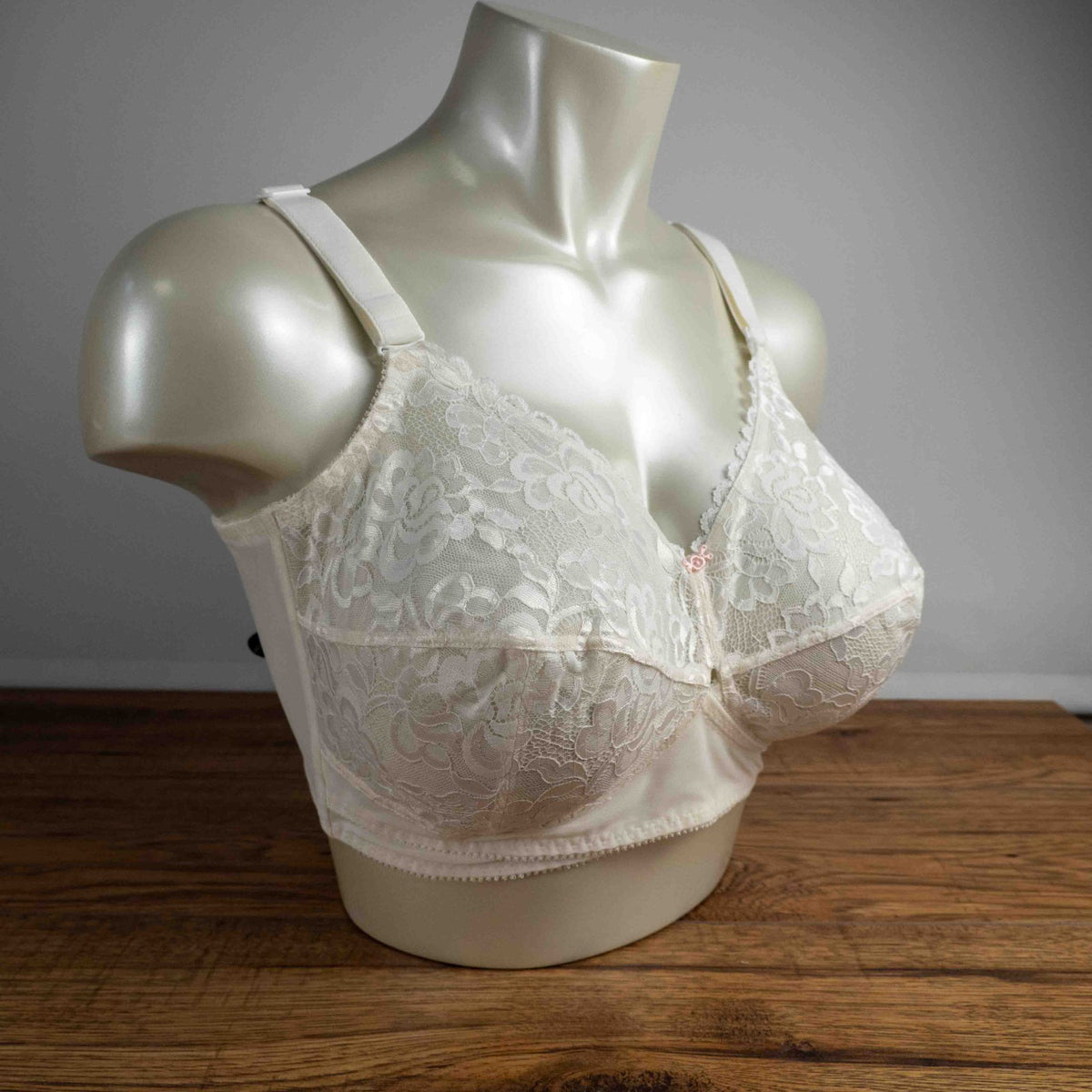 Berlei Solutions White Floral Non Padded Side Wired 42C Bra New In Box