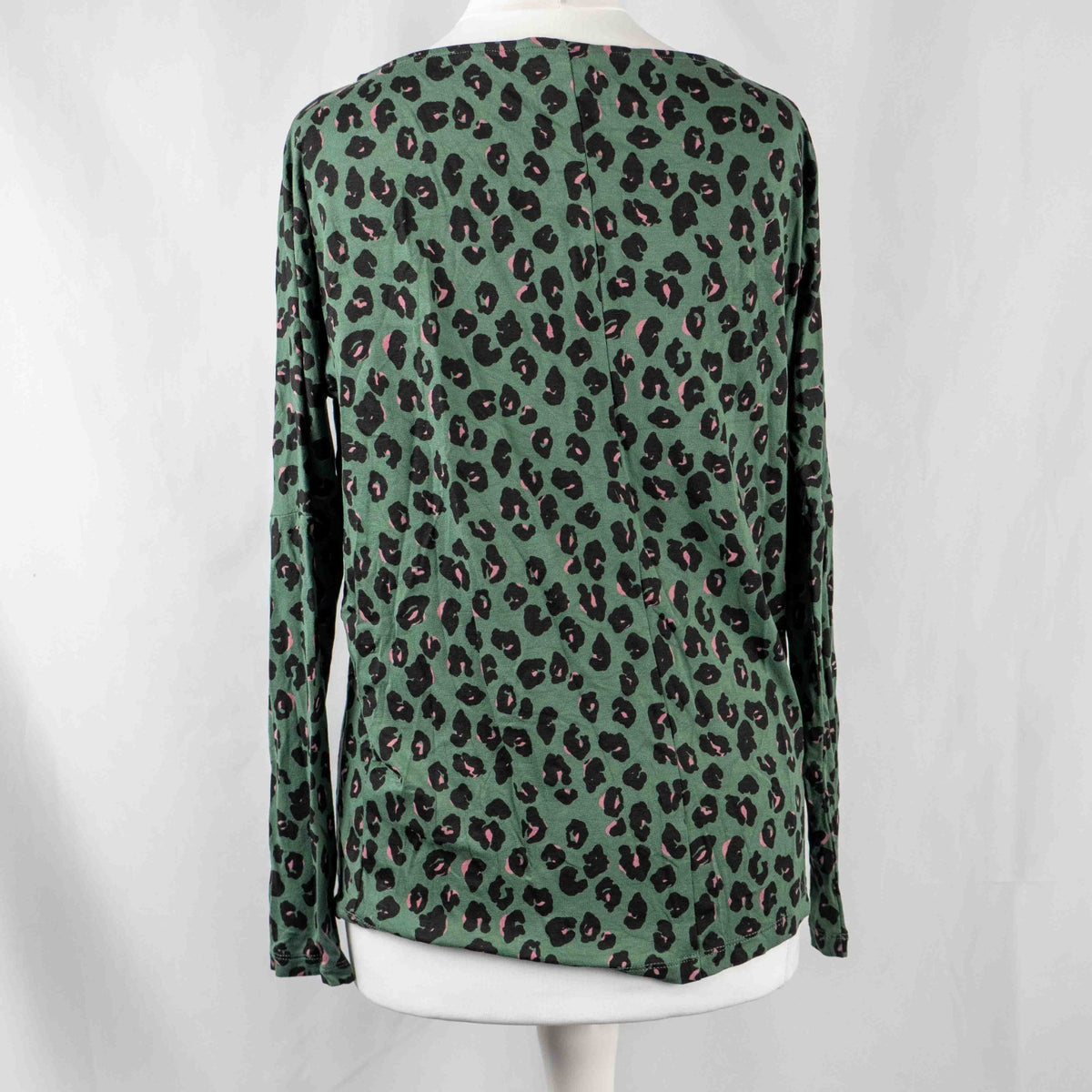 Next Green Leopard Print Long Sleeve 6 Top Pre-Owned