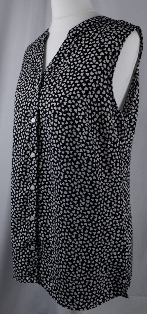 Papaya Black Heart Pattern Size 10 Top Pre-Owned