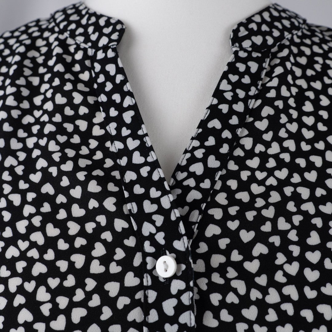 Papaya Black Heart Pattern Size 10 Top Pre-Owned