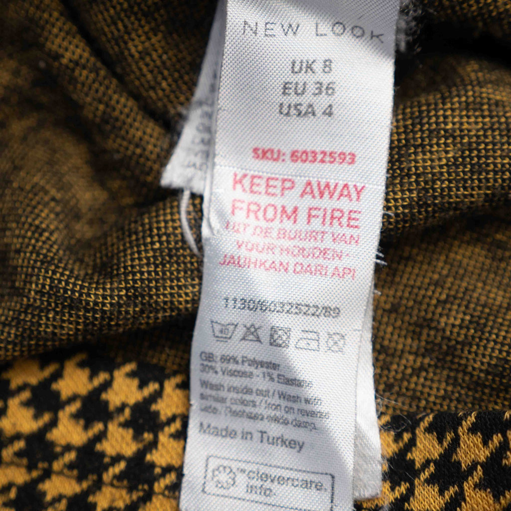 New Look Gold and Black Check Style Pattern 8 Mini Skirt Pre-Owned