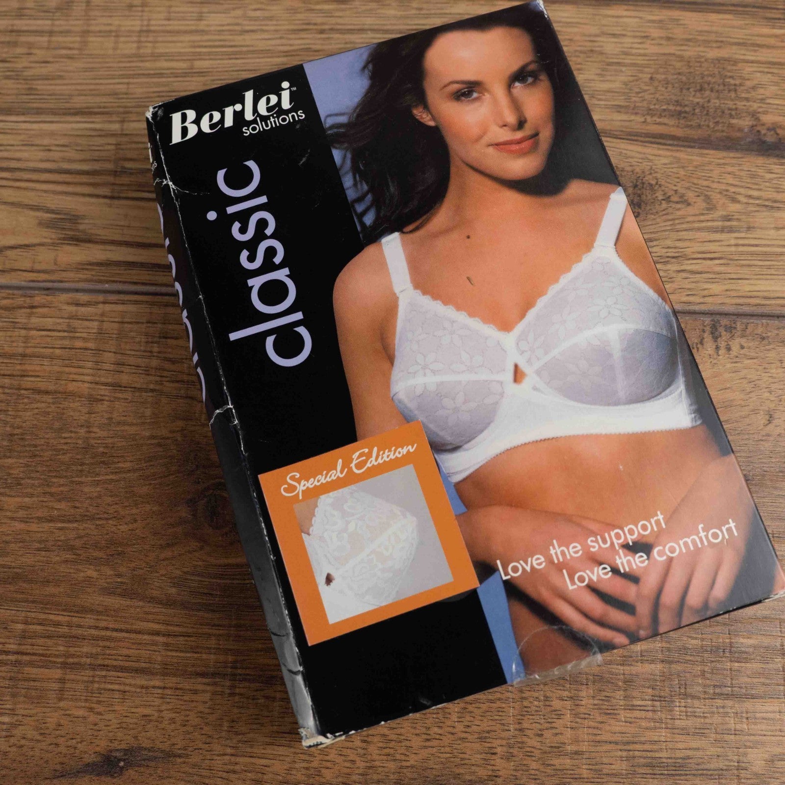 Berlei Solutions White Floral Non Padded Side Wired 42C Bra New In Box